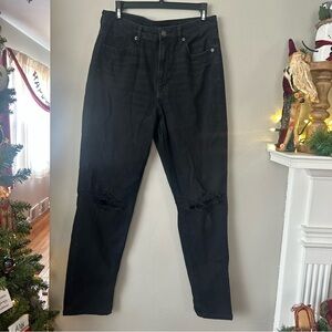 American Eagle Distressed Mom Jeans 🖤 10 Long